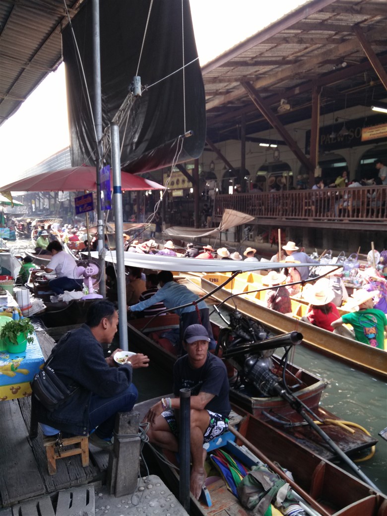 Damneon Saduak Floating Market